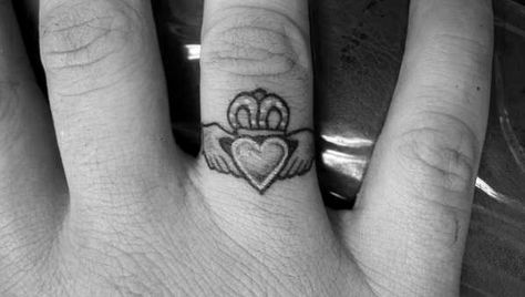 claddagh by GrizzlyGreenEyes Claddagh Ring Tattoo, Claddaugh Ring, Claddagh Tattoo, Ring Tattoo Designs, Wedding Band Tattoo, Second Tattoo, Irish Heart, Tattoo Wedding, Tattoo Finger