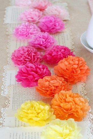 16 DIY Wedding Table Runner Ideas | Confetti Daydreams - Colorful DIY Tissue Paper Flower Table Runner. Get the DIY here! ♥ #Wedding #Table #Runners #DIY ♥  ♥  ♥ LIKE US ON FB: www.facebook.com/confettidaydreams  ♥  ♥  ♥ ♥ ♥ ♥ Diy Table Runner Wedding, Flower Runner, Diy Wedding Table, Tissue Flowers, Diy Flores, Fleurs Diy, Paper Pom Poms, Charcoal Drawings, Table Runners Wedding