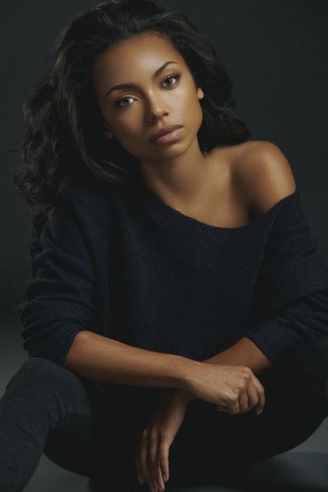 Logan Browning and what I would assume to be something Ora Martili would wear in my book Logan Browning, African Beauty, Remy Hair, Black Is Beautiful, Browning, A Black, Beauty Women, Beautiful People, A Woman