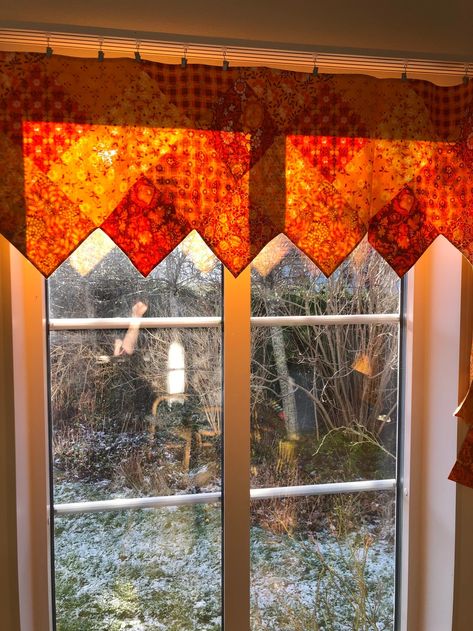 Vintage Curtains/scandinavian/retro/70s/valance - Etsy Vintage Curtains, Curtain Valance, Beautiful Curtains, Ceramic Birds, Jan 11, 70s Retro, Retro 70s, Retro Home, Modern Retro