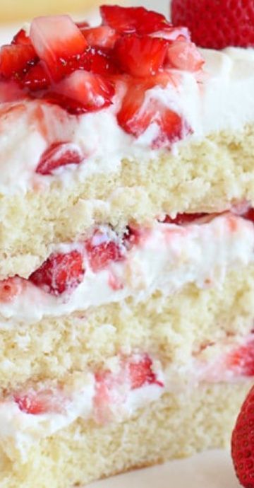 Strawberry Shortcake Icing, 9x13 Cake, Shortcake Recipes, Fluffy Vanilla Cake, Mascarpone Whipped Cream, Celebrating Sweets, Fabulous Desserts, Baked Sweets, Shortcake Cake