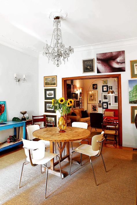 Greek dining room Apartment Vintage, Athens Apartment, Vintage Apartment, Painted Side Tables, Found Objects, Wood Kitchen, Apartment Interior, Side Tables, Kitchen Dining Room