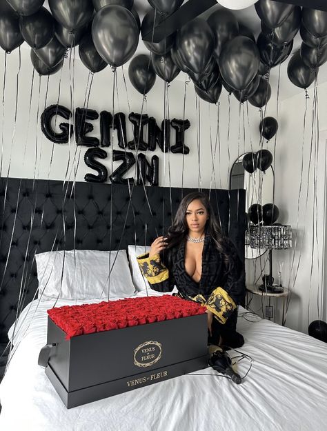 27 Birthday Photoshoot, 29th Birthday Ideas For Her, Gemini Szn, Romantic Bedroom Ideas, Surprise Birthday Decorations, Birthday Shoot Ideas, Bday Stuff, Birthday 25, 17th Birthday Ideas