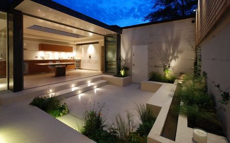 Sunken Designs Let You Explore The Depths Of Style Concrete Courtyard, Ideas Para Decorar Jardines, Relaxing Outdoor Spaces, Terrasse Design, Backyard Garden Layout, Terrace Garden Design, Contemporary Patio, Minimalist Garden, Living Room Patio