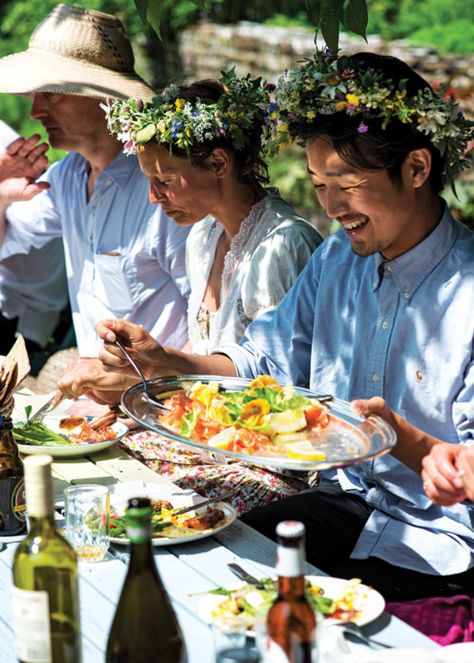 Swedish Midsummer Dinner Midsommar Celebration, Midsommar Wedding, Midsummer Celebration, Midsommar Aesthetic, Midsommar Party, Midsummer Nights Dream Party, 18th Ideas, Midsummer Party, Summer Solstice Party