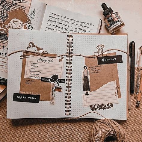 Inspirasi Jurnal, Scrapbook Disney, Kalender Design, Desain Buklet, Journal Sketchbook, Bullet Journal Aesthetic, Bullet Journal Notebook, Buku Skrap, Bullet Journal Writing