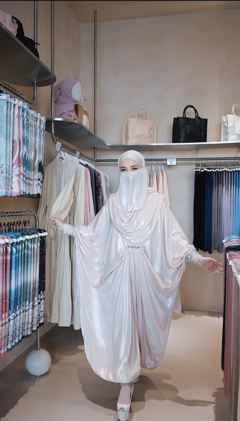 New Hijab, Niqab Fashion, Goddess Costume, Muslim Fashion Hijab Outfits, Iranian Women Fashion, Muslim Women Fashion, Muslim Fashion Hijab, Indian Bridal Outfits, Beautiful Muslim Women