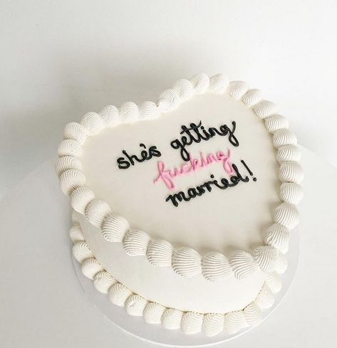 Bachelorette Party Cake Ideas, Bachelorette Cake Ideas, Bride To Be Cakes Ideas, Bride Party Ideas, Party Cake Ideas, Hen Party Cakes, Bride To Be Decorations, Bachelorette Cake, Bachelorette Planning