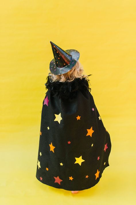 Toddler Witch Costume Diy, Kids Witch Costume Diy, Witch Dress Diy, Wizard Costume For Kids, Cotton Candy Costume Diy, Kids Tie Dye Party, Cape Halloween Costumes, Homemade Witch Costume, Halloween Costumes Witch