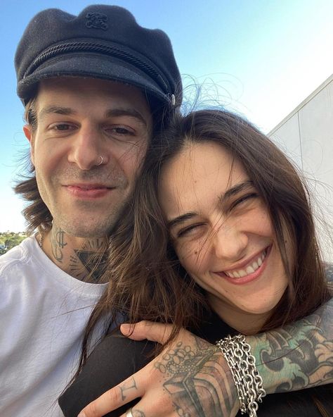 Devon Carlson, Jesse Rutherford, Divorced Parents, Divorce And Kids, Bonnie N Clyde, The Love Club, My Funny Valentine, Famous Couples, Iconic Photos