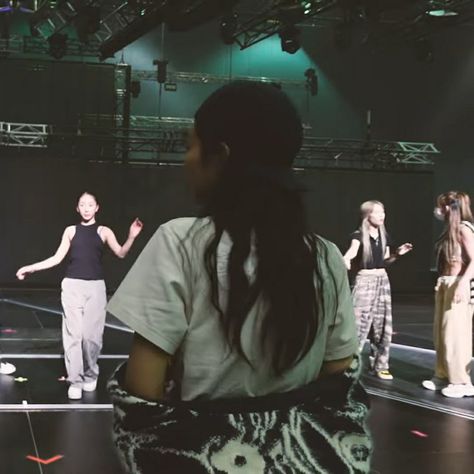 230126 Jennierubyjane Youtube Update | Jennie - Behind the Scenes of You & Me Stage | Blackpink 2nd Album Born Pink World Tour | #jisoo #jennie #roseanne #lalisa #blackpink #wallpaper #icon #fashion #outfit #jichu #lili #rosie #jendeuk #selca #hbday #chanel #bornpink #youandme #bornpink 2022 | Always smile, My Jendeuk. I love u so much. 🦋🤍 Jennie Behind The Scenes, I Love U So Much, Icon Fashion, Ruby Jane, Wallpaper Icon, Born Pink World Tour, Blackpink Wallpaper, Paparazzi Photos, Blackpink Members