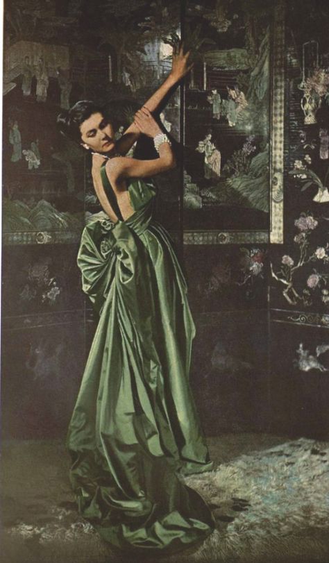 ~1947 Christian Dior~ Dior New Look, Fashion 1940s, Vintage Fashion 1950s, Satin Evening Gown, Georges Chakra, Dior Collection, Elie Saab Spring, Chanel Cruise, Fashion 1950s