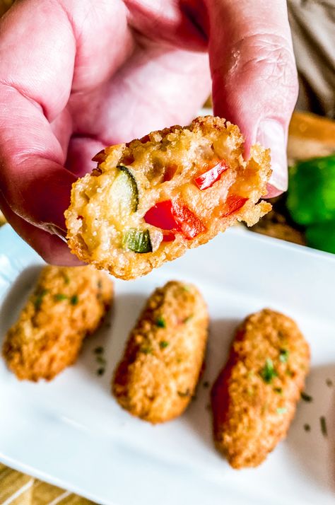 Crispy Spanish Vegetable Croquettes | Croquetas de Pisto Recipe Vegetable Croquettes Recipe, Carrot Croquettes, Beef Croquettes Recipe, Pintxos Recipes, Dutch Croquettes, Vegetable Croquettes, Croquette Recipe, Spanish Vegetables, Croquettes Recipe