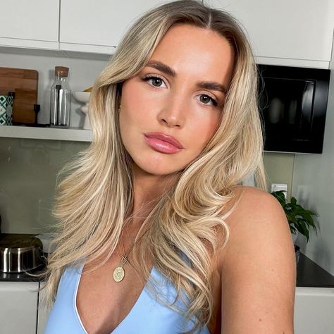 Emily English on TikTok Glow Salad, 50g Protein, Food Salad, Sundried Tomatoes, Love Your Skin, Skin Glow, Skin Food, Perfect Skin, Fresh Parsley