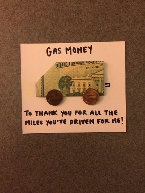 A cute way to give cash, specifically gas money! Gas Gift Card, Gas Money, Anniversaire Diy, Creative Money Gifts, Ge Bort, Pioneer Gifts, Christmas Money, Money Origami, Jw Gifts