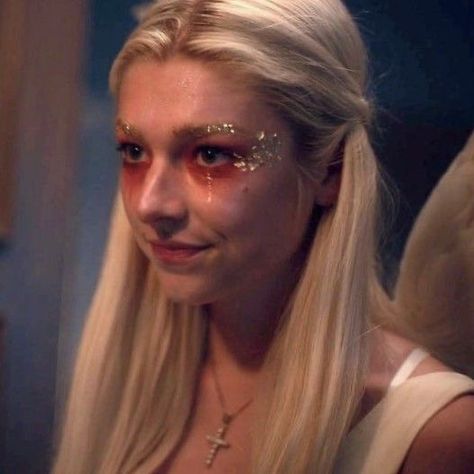 Iconic Makeup Looks Movies, Jules Vaughn Makeup, Euphoria Icons, Euphoria Makeup Looks, Euphoria Jules, Jules Vaughn, Euphoria Makeup, Hunter Schafer, Makeup Icons