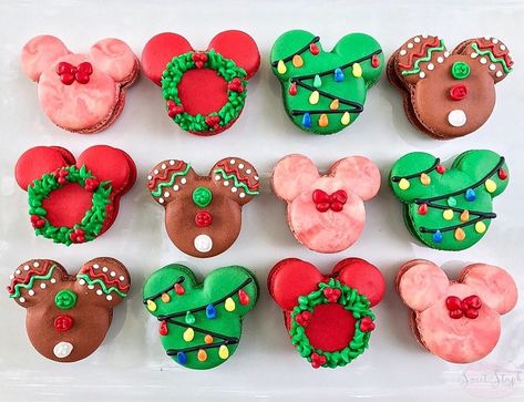 Macarons Christmas, Macaroon Cake, Christmas Macarons, Minnie Mouse Christmas, French Macaroons, Pretty Party, Sweet Christmas, Christmas Goodies, Mickey Minnie Mouse