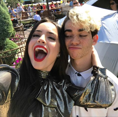 Descendants Bts, Descendants Videos, Cameron Boyce Descendants, Dianne Doan, Cameron Boys, Sophia Carson, Disney Descendants Movie, Disney Channel Descendants, Descendants Cast