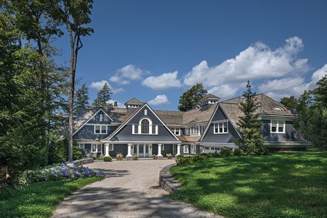 Inside a Walloon Lake Cottage with Vintage Americana Spirit Traverse City Restaurants, Frankfort Michigan, Charlevoix Michigan, Manistee Michigan, Walloon Lake, Petoskey Michigan, Mackinac Island Michigan, Upper Peninsula Michigan, Waterfront Dining