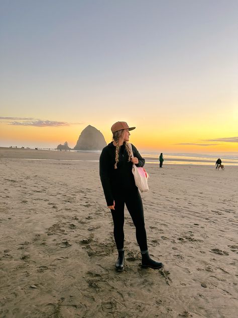 beach sunset, oregon coast, PNW, granola outift, braids, totebag, posing, haystack rock cannon beach, travel outfit, travel aesthetic, outfit insporation, travel photography, traveler aesthetic, fall outfits, Oregon Coast Outfit, Beach Travel Outfit, Traveler Aesthetic, Aesthetic Fall Outfits, Coast Outfit, Haystack Rock, Outfit Travel, Aesthetic Fall, 40s Fashion