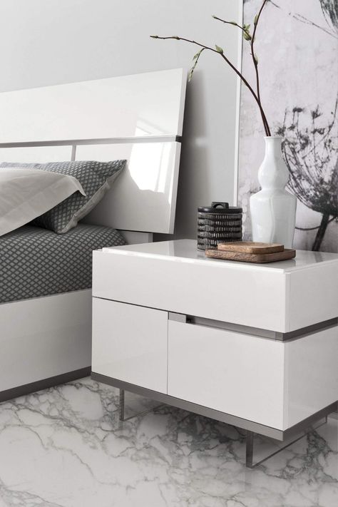 High Gloss Bedroom Furniture, Simple White Bed Design, White Bed Design, White Modern Bed, White Wardrobe Bedroom, Modern White Bed, Bedroom Ideas Master On A Budget, White Gloss Bedroom Furniture, Latest Cupboard Designs