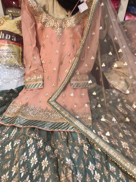 Peach Contrast Colour Dress, Garara Outfit, Gharara Designs, Hard Riddles, Pakistani Women Dresses, Anarkali Lehenga, Desi Fashion Casual, Pakistani Fancy Dresses, Pakistani Dresses Casual