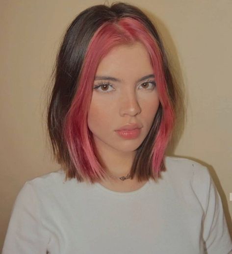 Short Hair With Pink Money Piece, Short Hair Pink Highlights, Front Hair Dyed, Pink Money Piece Hair, Shades Of Pink Hair, Pink Money Piece, Pink Money, Short Brunette Hair, Hair Dyed