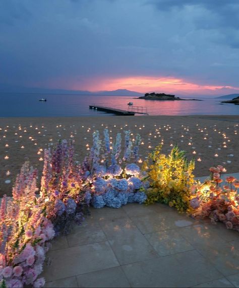 Proposal Ideas With Flowers, Romantic Proposal Ideas, Engagement Proposal Photos, Proposal Spots, Dream Proposal, Pretty Views, Beach Proposal, Proposal Photos, Romantic Proposal