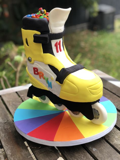 Roller Skate Cake, Roller Skate Birthday, Cake 3d, Karaoke Party, Skate Party, Food Carving, Cakes For Boys, Cake Decor, Roller Skate