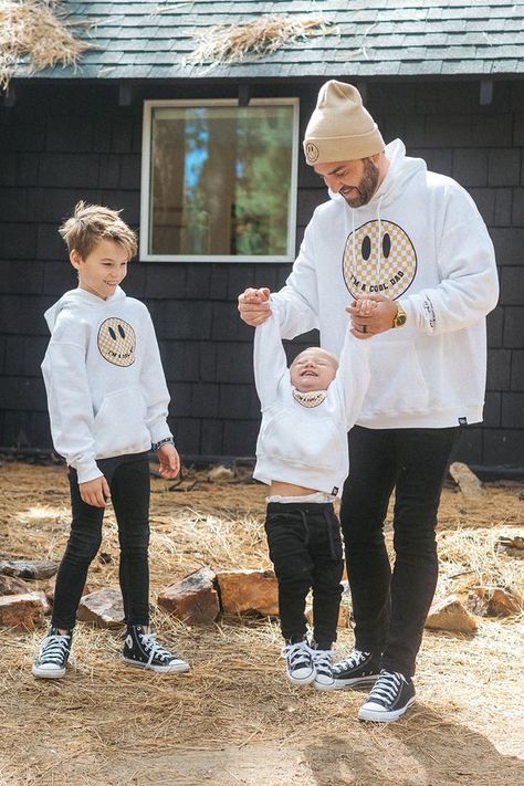 i love this soooo much!!! Father Son Matching Outfits, Young Mom Outfits, Young Mom Style, Father Son Outfits, Family Sweatshirts, Krista Horton, Cool Mom Style, Dad Aesthetic, Trendy Mom Outfits