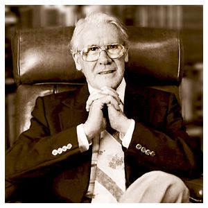 "The world has lost the power to blush over its vice; the Church has lost her power to weep over it.." - Leonard Ravenhill Leonard Ravenhill, Christian Video, Christian Music Artists, Soul Winning, Christian Sermons, Praise And Worship Music, Weak Men, Godly Men, John Wesley