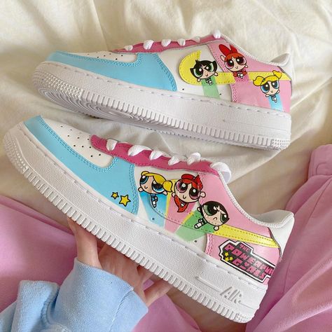 Powerpuff Shoes, Custom Shoe Design Ideas, Pastel Converse, Drawing On Shoes, Customised Shoes, Shoe Drawing, Painting Shoes, Nike Shoes Women Fashion, Custom Sneakers Diy