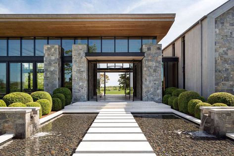 Sagaponack Compound by Blaze Makoid Architecture | HomeAdore HomeAdore Hollander Design, Casa Clean, Front Walkway, Contemporary House Exterior, Glass Curtain Wall, Front Entrance, Stone House, Beautiful Places In The World, Modern Buildings