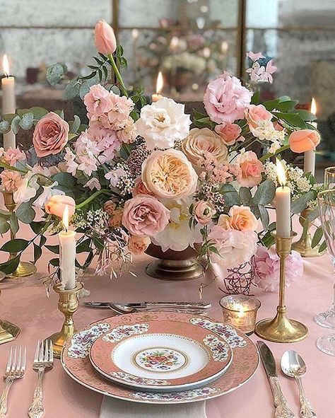 Wedding Table Cloths, Wedding Tablesetting, Dusty Pink Wedding, Blush Centerpiece, Pink Centerpieces, Dusty Pink Weddings, Wedding Table Designs, Wedding Table Flowers, Wedding Inside