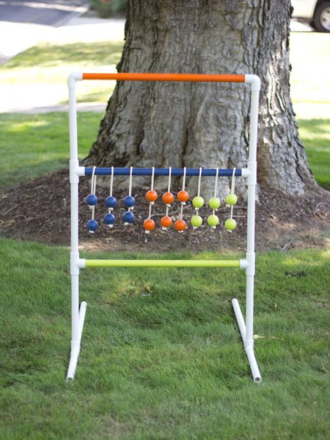 I’ve wanted to make one of these PVC pipe ladder golf games for a while, and now that I have one, I can’t wait to play all summer long! Pipe Ladder, Ladder Golf, Yard Yahtzee, Projek Diy, Ladder Ball, Diy Yard Games, Golf Ball Crafts, Pvc Pipe Projects, Diy Ladder