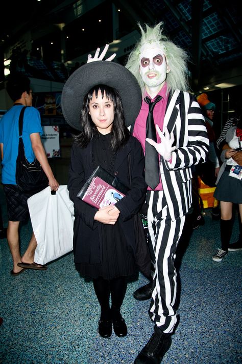 Lydia And Beetlejuice, Beatle Juice, Beetlejuice Costume, Costumes For Halloween, Halloween Costumes For 3, Awesome Cosplay, Anime Expo, Halloween Costumes Makeup, Fantasias Halloween