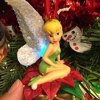 Her wings change color 💕🎄🌈 #tinkerbell #disneychristmas #christmas #disneyornaments #fairy #fairylove #peterpan #colorchanging #disneyholiday Tinkerbell Ornament, Leaf Christmas Tree, Disney Necklace, Tinkerbell And Friends, Disney Christmas Ornaments, Disney Bracelet, Disney Ornaments, Disney Holiday, Disney Collectables