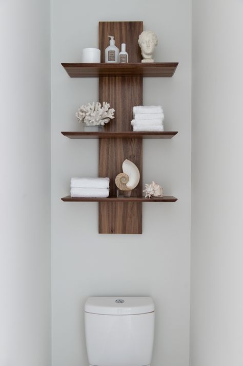 Toilet Room Decor, Home Decor Shelves, Design Hallway, Entrance Interior, Wall Shelves Design, Small Bathroom Ideas On A Budget, Bathroom Inspiration Decor, Small Bathroom Ideas, Diy Bathroom Decor