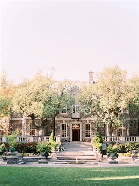 Host your event at Graydon Hall Manor in North York, Ontario. Eventective has Party, Meeting, and Wedding Halls. Graydon Hall Manor, Wedding Venues Ontario, Rusting Wedding, Niagara Wedding, Wedding Venues Uk, Manor Wedding, Editorial Wedding, Wedding Hall, Toronto Wedding