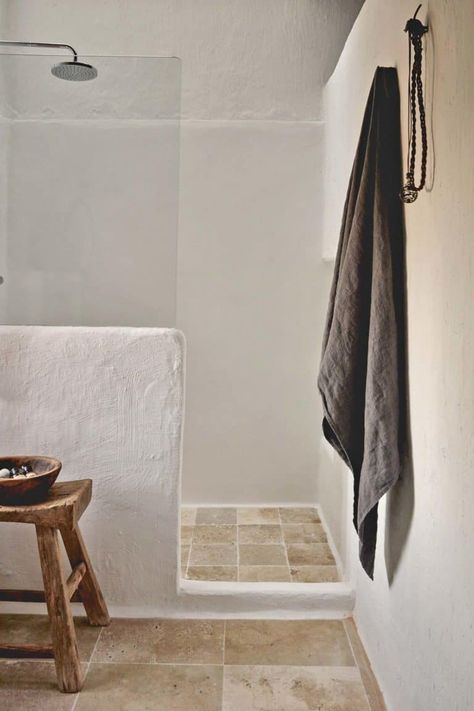 Amazing island getaway with rustic-chic styling in Ibiza Rustic Vanity Bathroom, Ibiza Interior Design, Interior Boho, Bad Inspiration, Natural Interior, Rustic Bathrooms, Island Getaway, Rustic Bathroom, House Bathroom