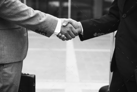 Business Deal Aesthetic, Casual Men Aesthetic, Hand Shake Aesthetic, Entrepreneur Aesthetic Men, Business Aesthetic Men, Business Man Aesthetic, Aesthetic Business Outfit, Business Outfit Men, Friendship Handshake