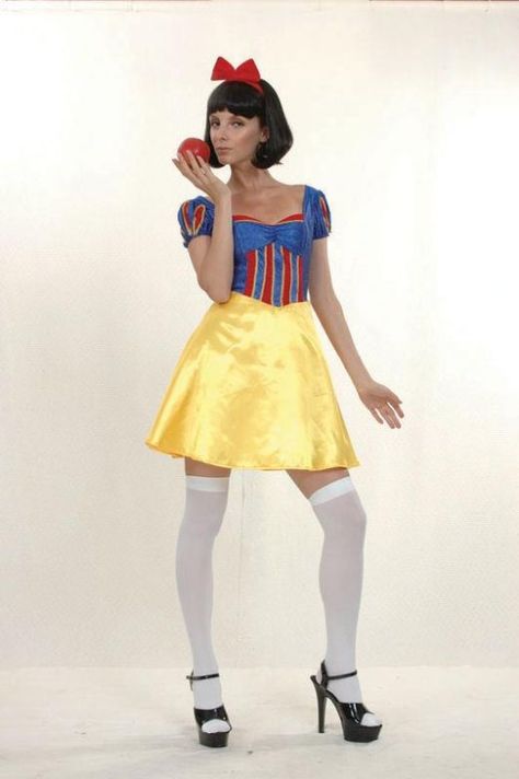 Snow White costume Blue And Yellow Dress, Fairy Tale Costumes, Snow White Costume, White Costume, White Costumes, Fancy Dress Outfits, Princess Cosplay, Princess Costume, Halloween Fancy Dress