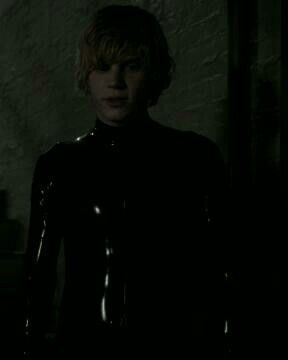 Rubber man/Tate. Tate Rubber Suit, Tate Langdon Hot Pics, Tate Langdon Rubber Suit, American Horror Story Tate Langdon, Rubber Man Ahs, Tate Langdon Gif, Tate Langdon Aesthetic Icon, American Horror Story Funny, Evan Peters American Horror Story