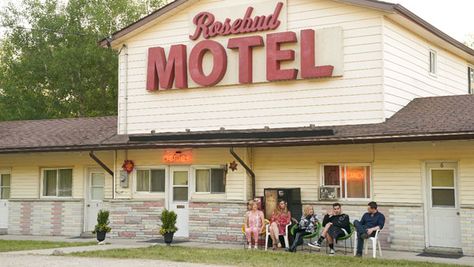 Rosebud Motel, Eugene Levy, Two Twin Beds, Scary Mommy, Schitt's Creek, Schitts Creek, Just So You Know, Rose Family, Zoom Call