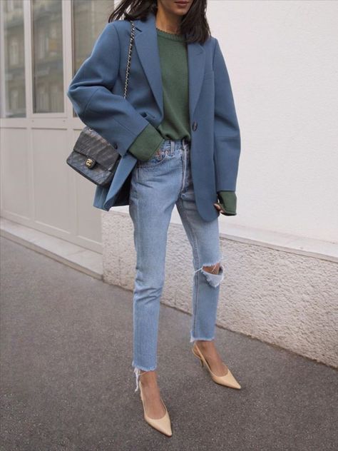 @pepamack, winter fashion, winter trends, winter style, outfit inspiration, cute outfit ideas, winter wardrobe, jackets, coats, pants, dresses, Instagram January Outfits, Peplum Tops, Denim On Denim, Look Retro, Looks Party, Nail Fashion, Ideas Outfit, Winter Trends, Outfits Winter