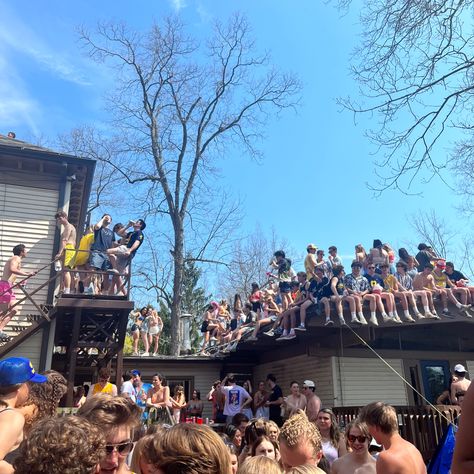 University Of Michigan Party, Manifesting University, Frat Aesthetic, Umich Gameday, Umich Aesthetic, Frat Party Aesthetic, University In England, Frat Party, College Vision Board