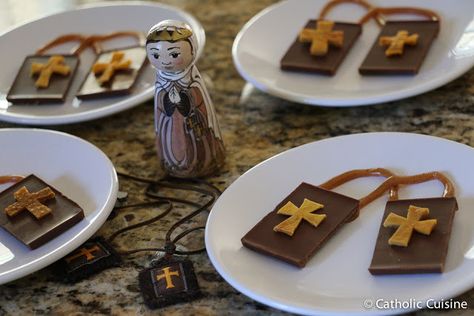 Carmel Desserts, St Simon Stock, Catholic Kids Activities, Catholic Feast Days, Catholic Holidays, Brown Scapular, Crisco Recipes, Saint Feast Days, Our Lady Of Mount Carmel