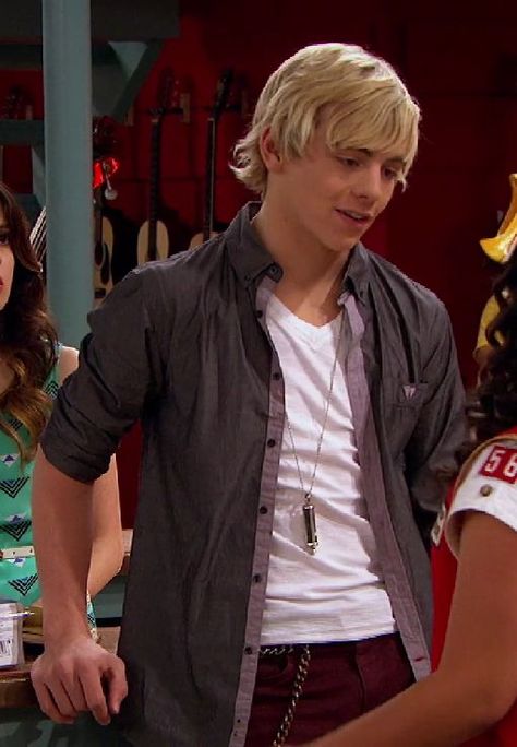 Austin Moon, Old Disney Channel, Tom Holland Imagines, Austin And Ally, Holiday Hairstyles, The Boy Is Mine, Cute Celebrity Guys, Cute Celebrities, School Fashion