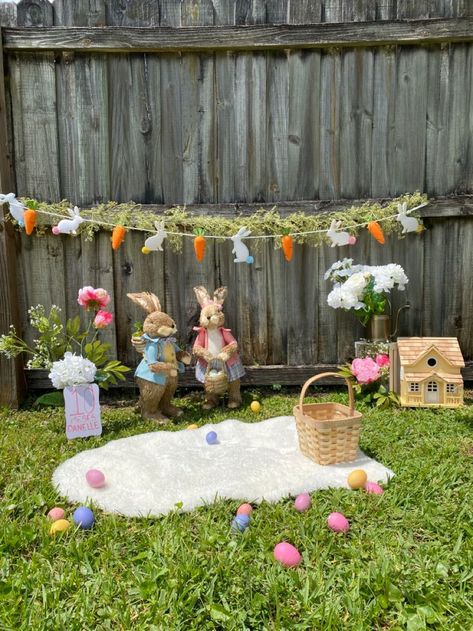 Diy Easter Pictures Toddler, Easter Picture Backdrop Ideas Diy Photo, Easter Pics For Kids, Easter Backdrops Diy, Easter Picture Ideas For Kids, Easter Photography Ideas Baby, Easter Kids Photoshoot, Easter Photography Ideas Mini Sessions, Easter Picture Backdrop Ideas