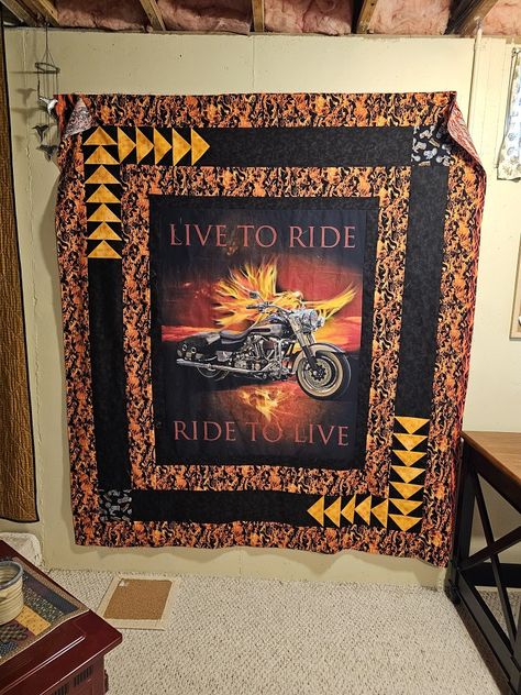 Harley Davidson Quilts Pattern, Motorcycle Quilts Ideas, Harley Davidson Bedding, Tshirt Quilts, Harley Davidson Crafts, Panel Ideas, Horse Quilt, Tshirt Quilt, Quilt Projects